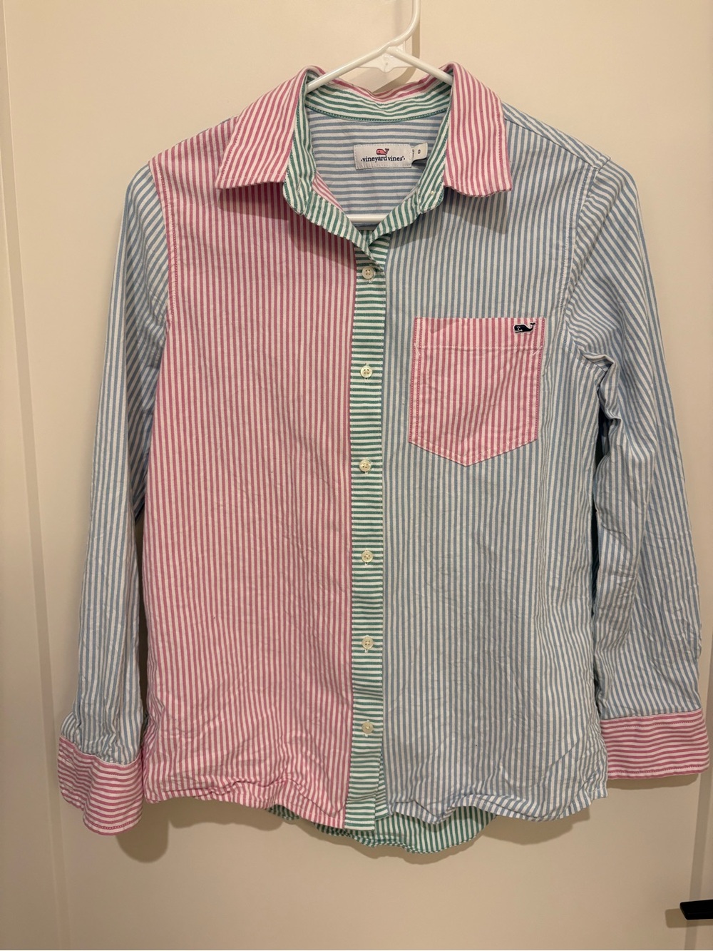 Vineyard Vines Women’s Colorblock Seersucker Button Up Shirt